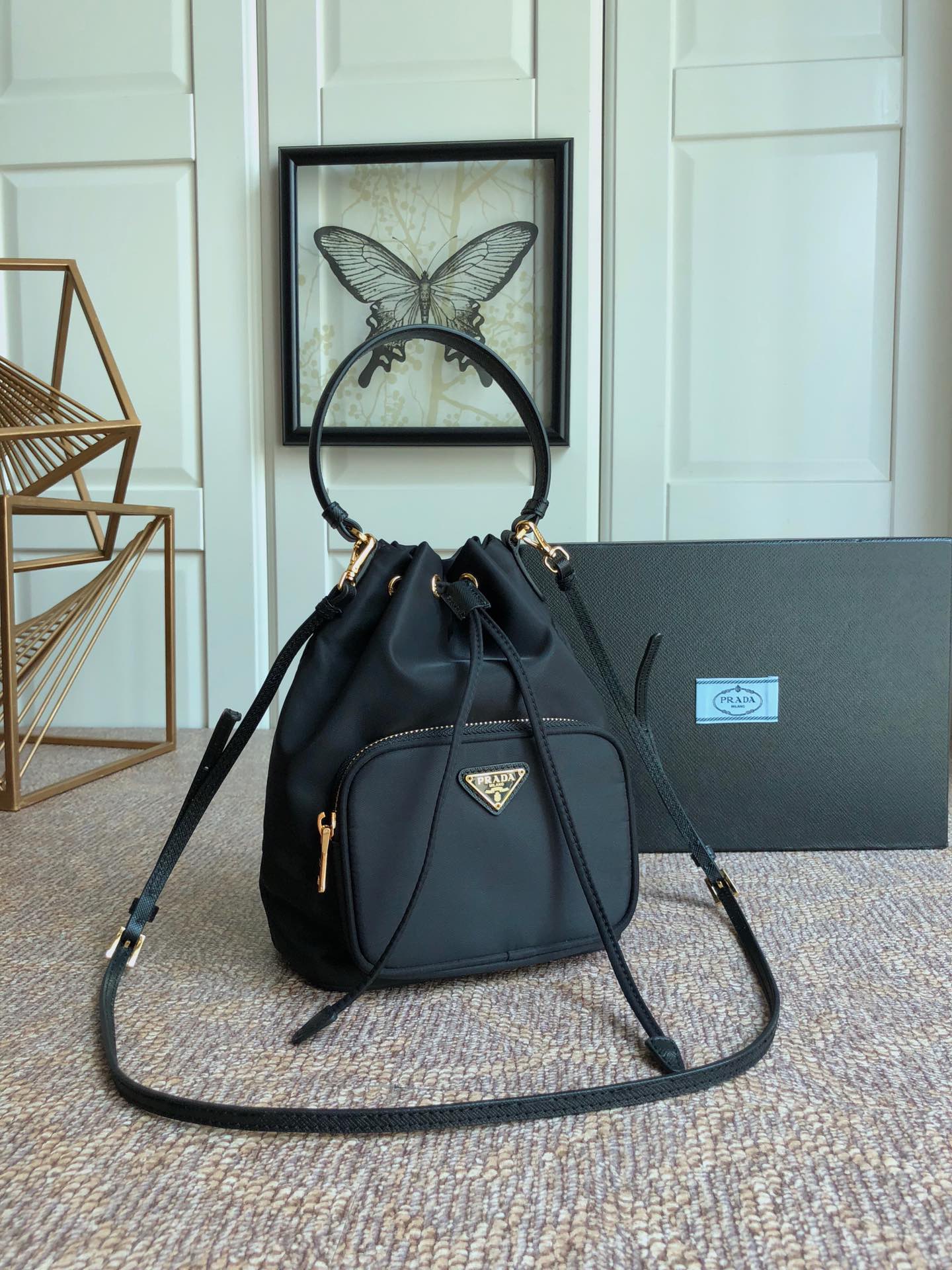 Pra*a shoulder bag