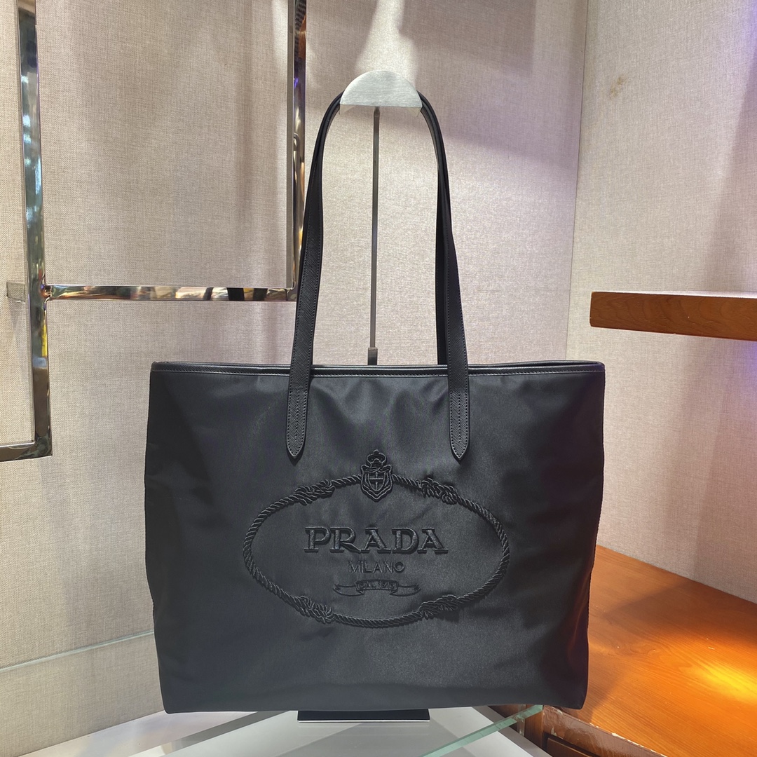 Pra*a nylon tote bag