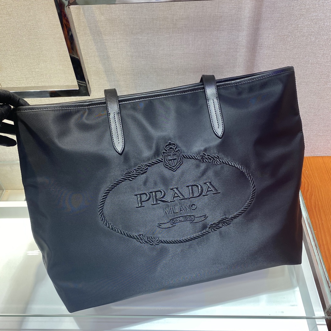 Pra*a nylon tote bag