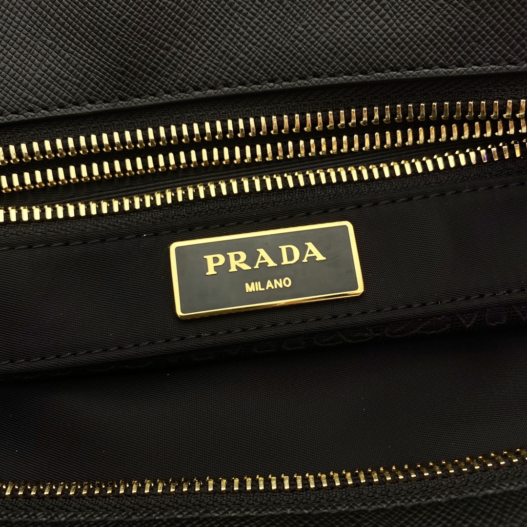 Pra*a nylon tote bag