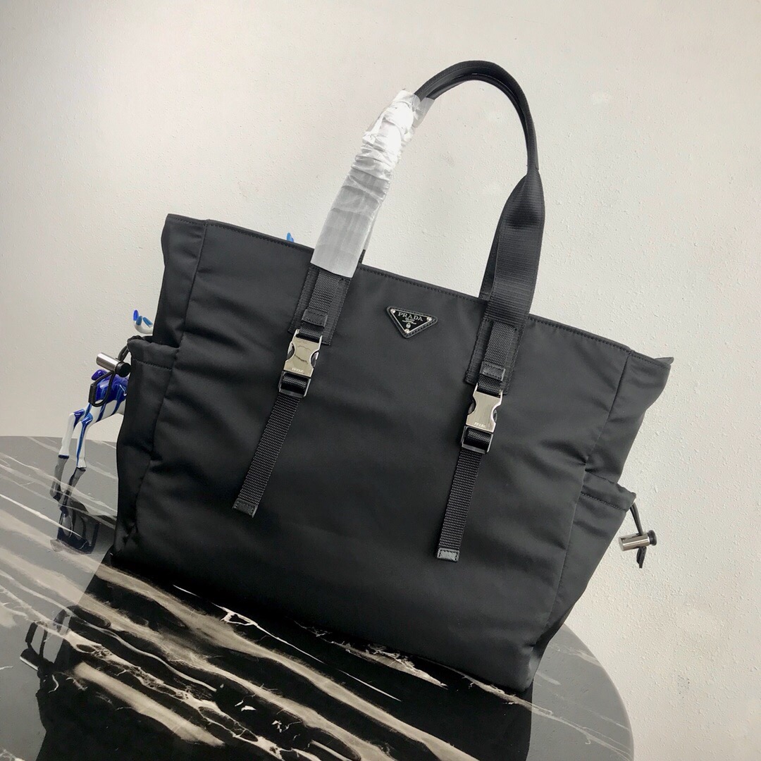 Pra*a nylon tote bag