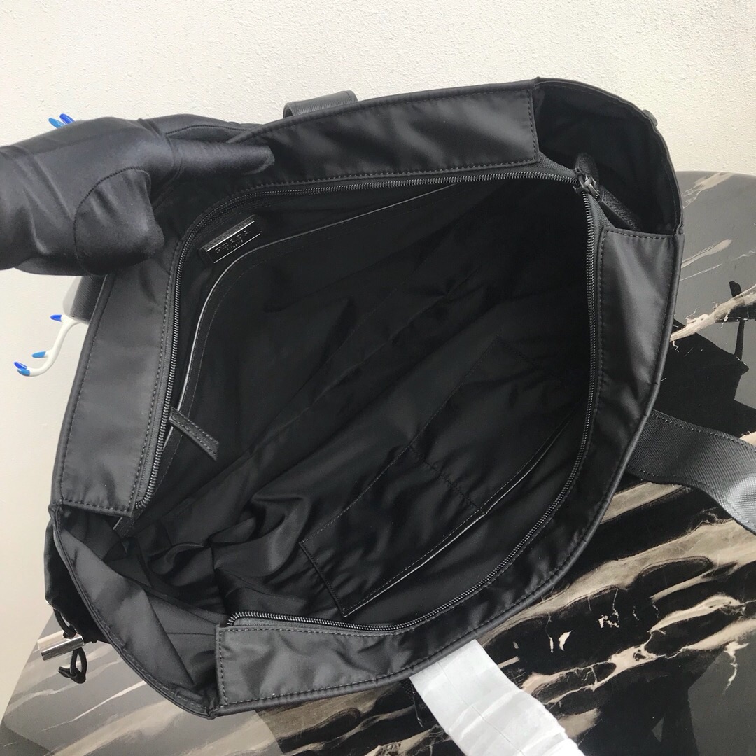 Pra*a nylon tote bag