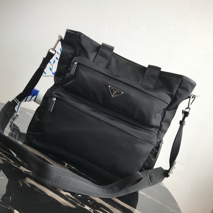 Pra*a tote bag