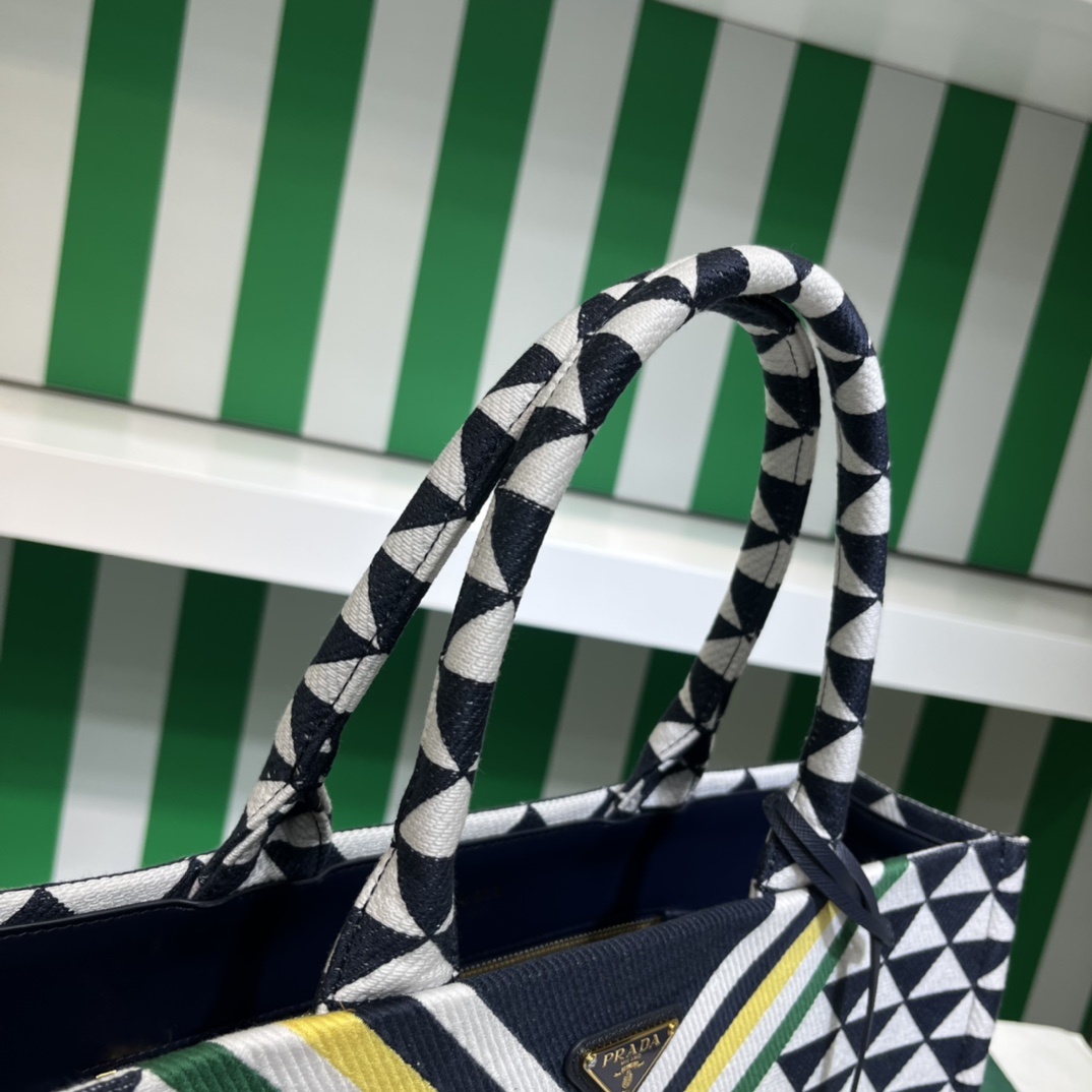 Pra*a symbole embroidered fabric tote bag