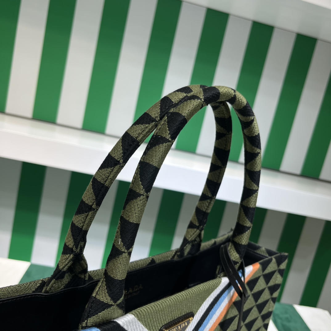 Pra*a symbole embroidered fabric tote bag