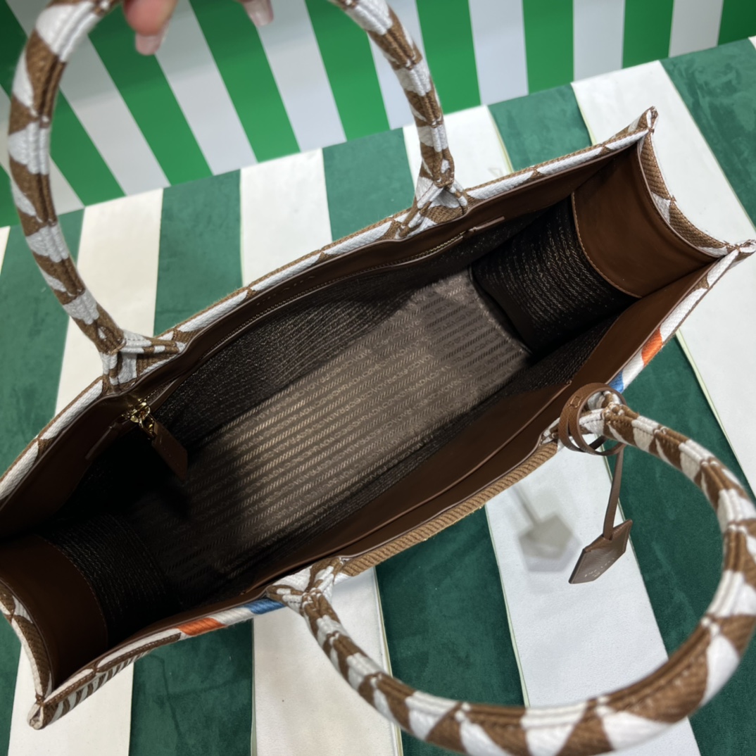 Pra*a symbole embroidered fabric tote bag