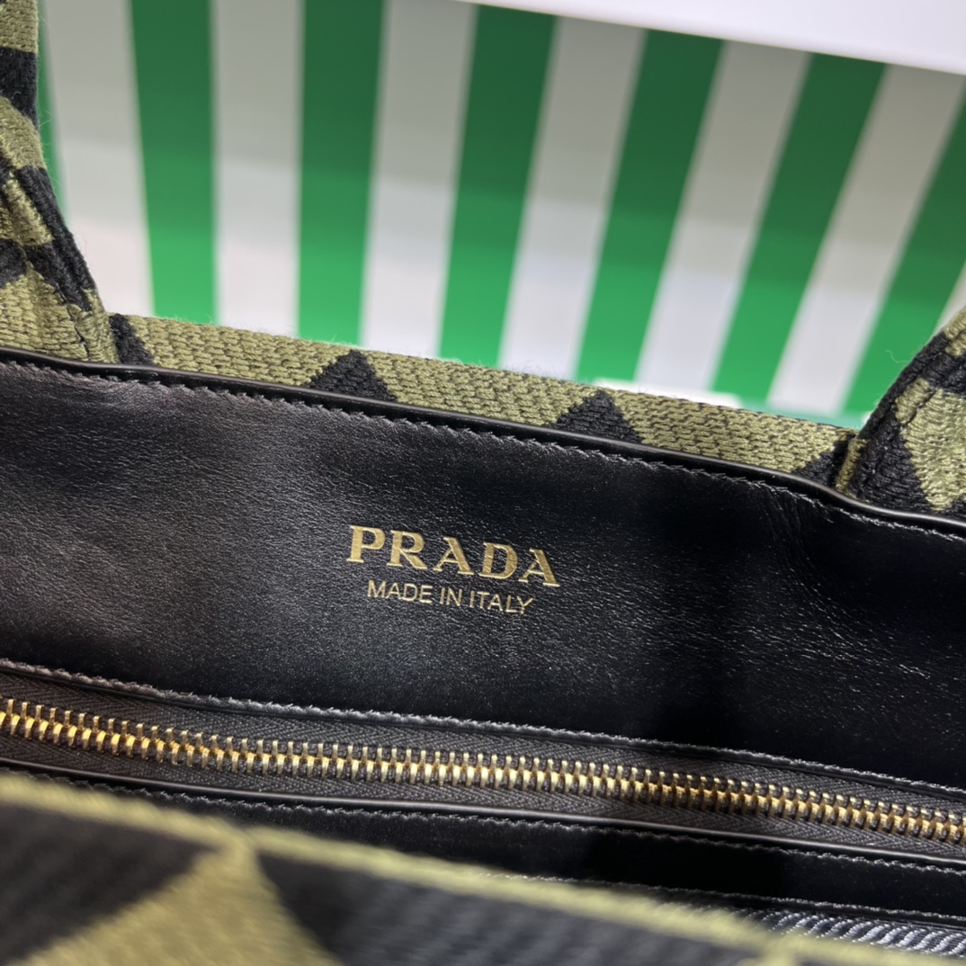 Pra*a symbole embroidered fabric tote bag