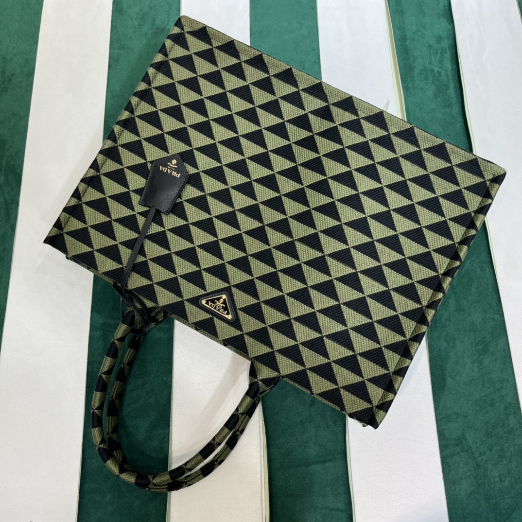 Pra*a symbole embroidered fabric tote bag