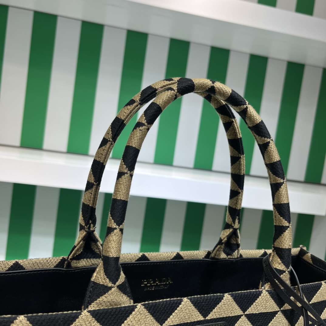 Pra*a symbole embroidered fabric tote bag