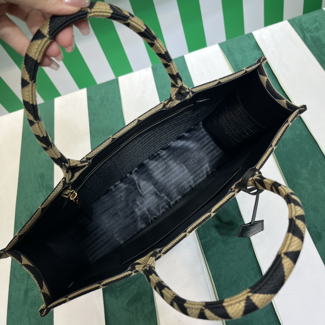 Pra*a symbole embroidered fabric tote bag