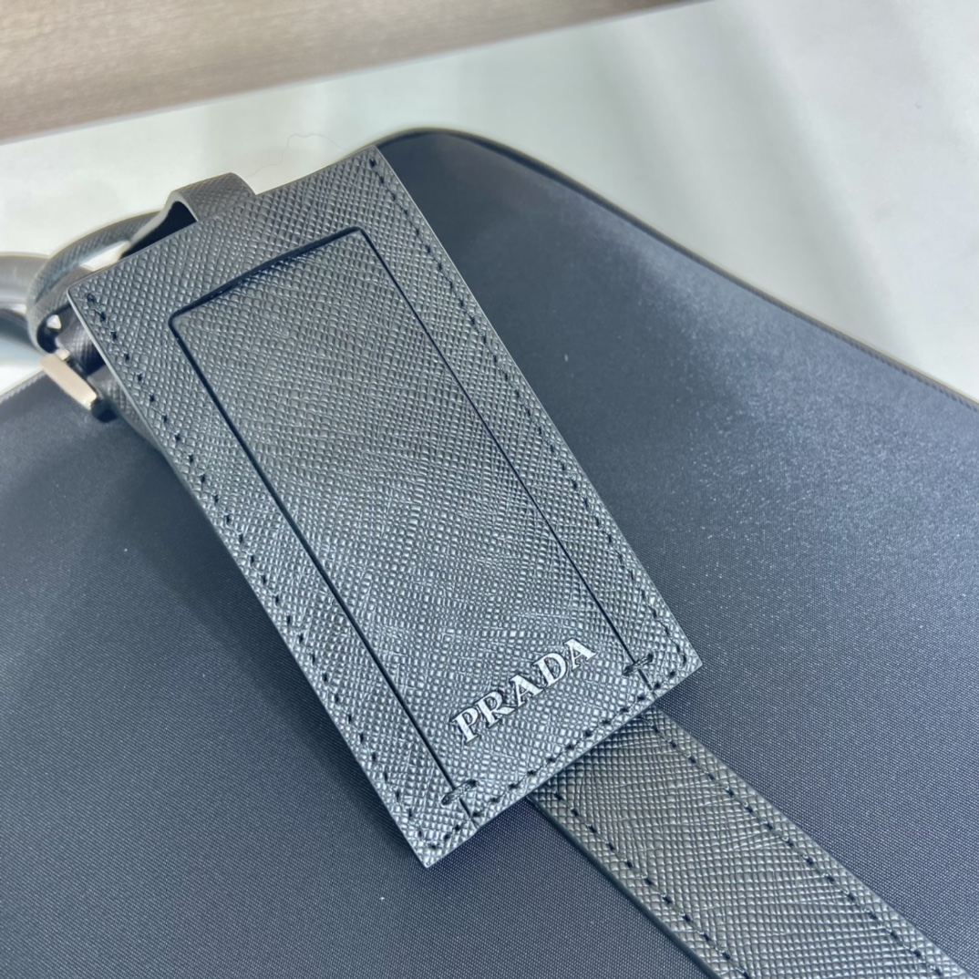 Pra*a briefcase bag