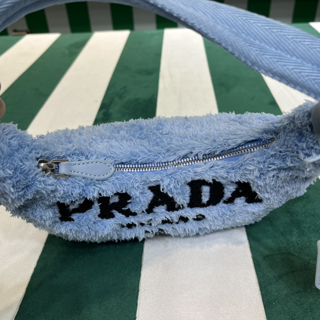 Pra*a re-edition 2000 hobo bag