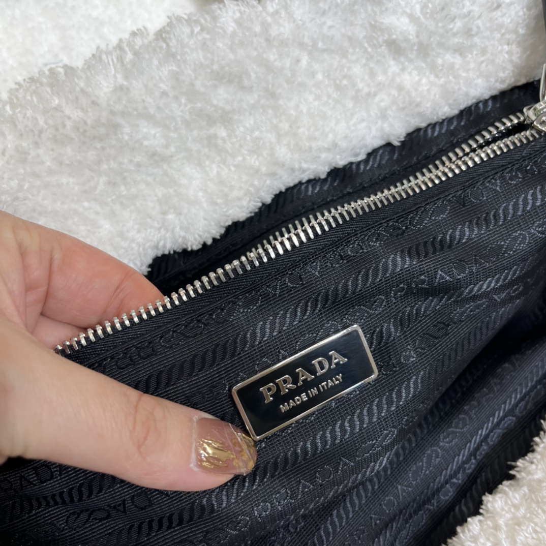 Pra*a terry tote bag