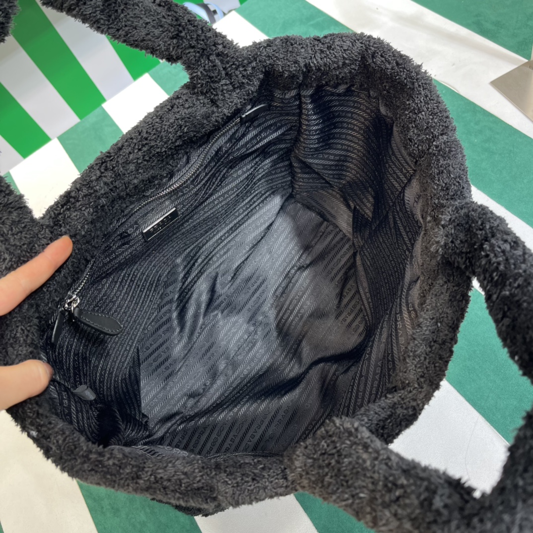 Pra*a terry tote bag