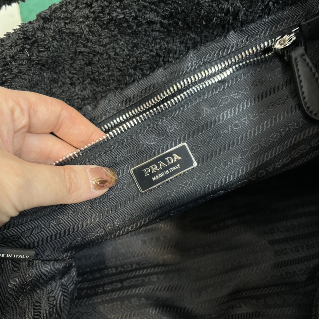 Pra*a terry tote bag
