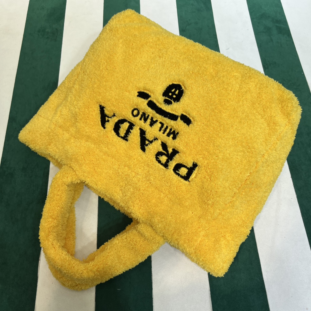 Pra*a terry tote bag