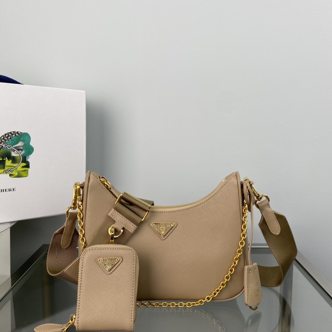 Pra*a re-edition 2005 saffiano leather bag
