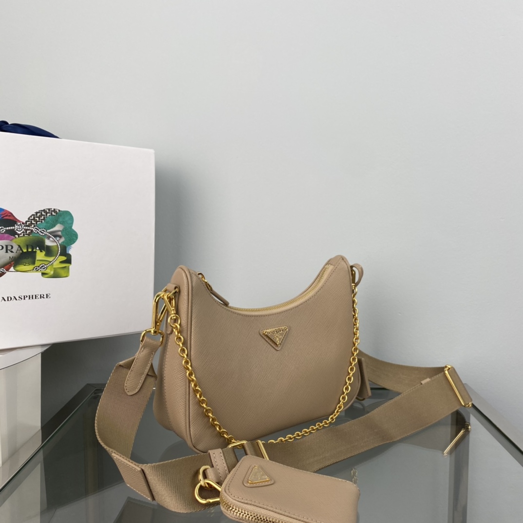Pra*a re-edition 2005 saffiano leather bag