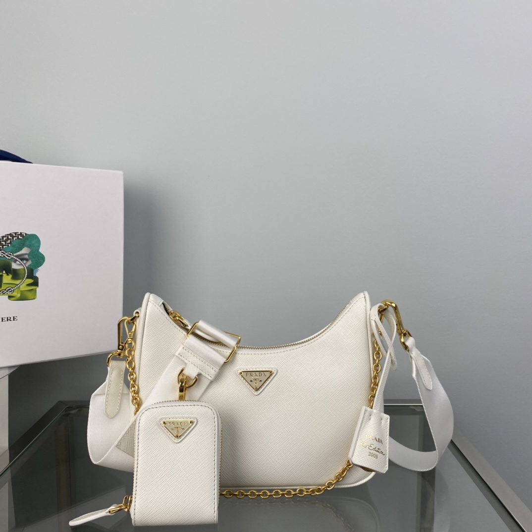 Pra*a re-edition 2005 saffiano leather bag