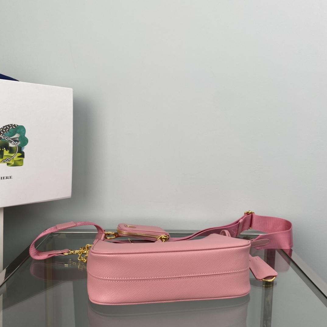 Pra*a re-edition 2005 saffiano leather bag