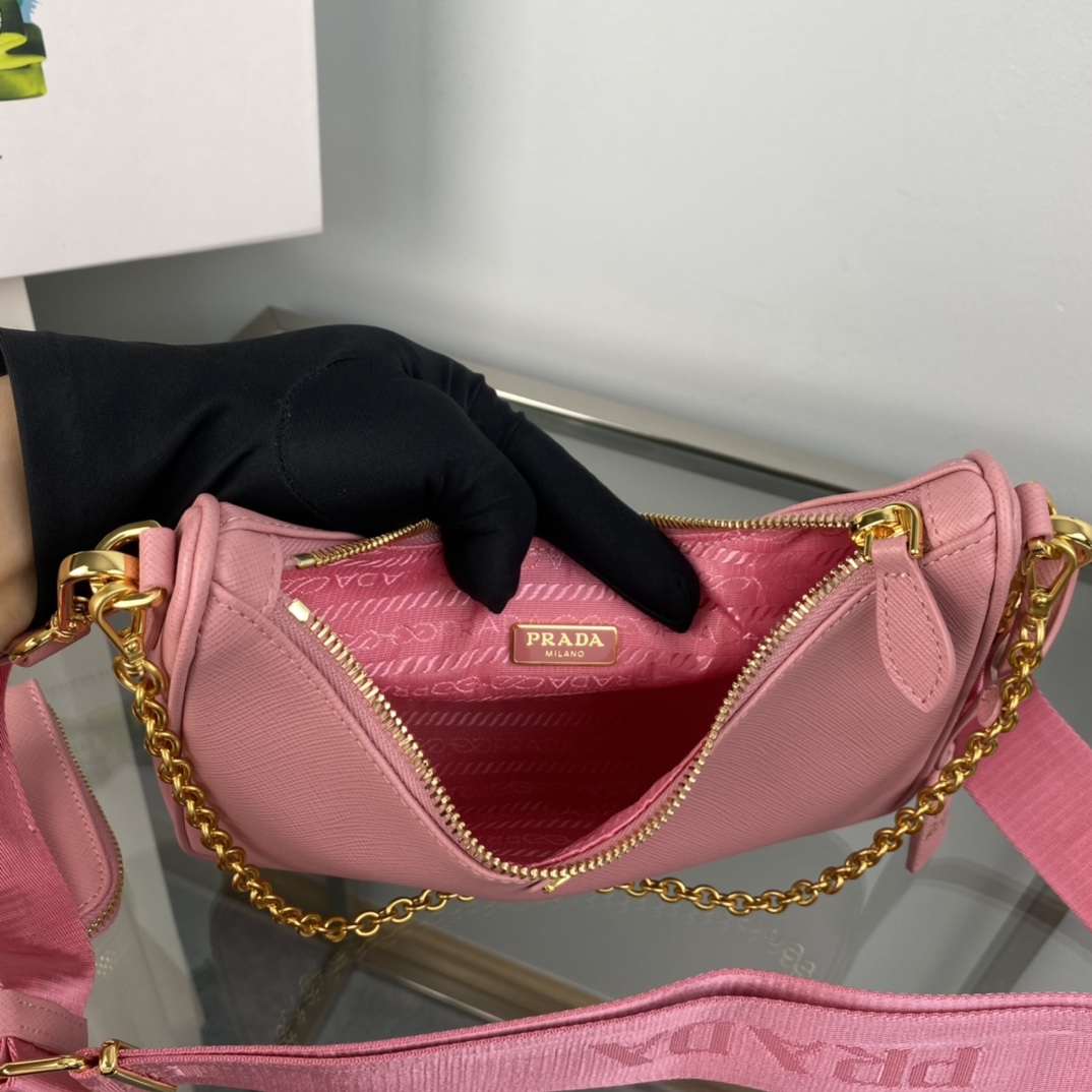 Pra*a re-edition 2005 saffiano leather bag