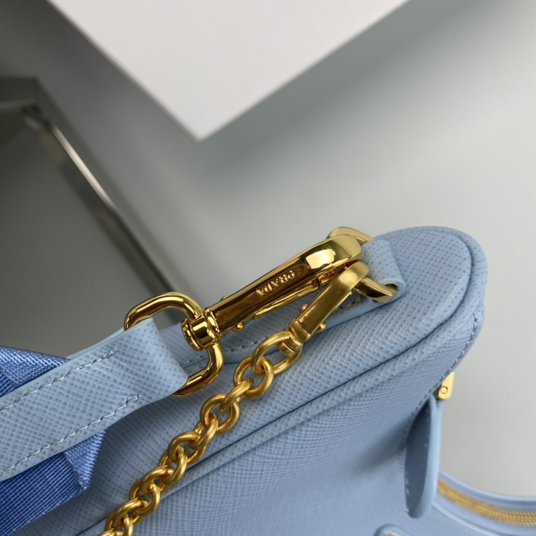 Pra*a re-edition 2005 saffiano leather bag