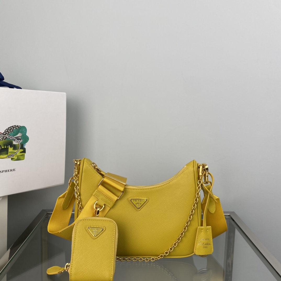 Pra*a re-edition 2005 saffiano leather bag