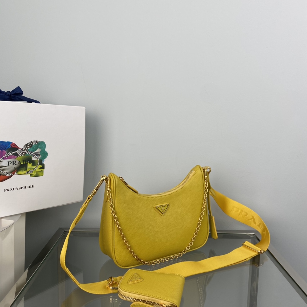 Pra*a re-edition 2005 saffiano leather bag