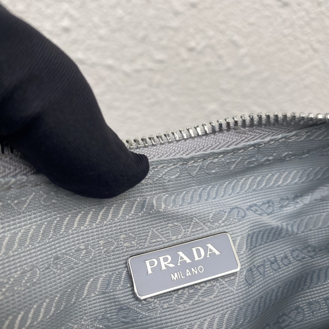 Pra*a re-edition 2005 re-nylon mini bag