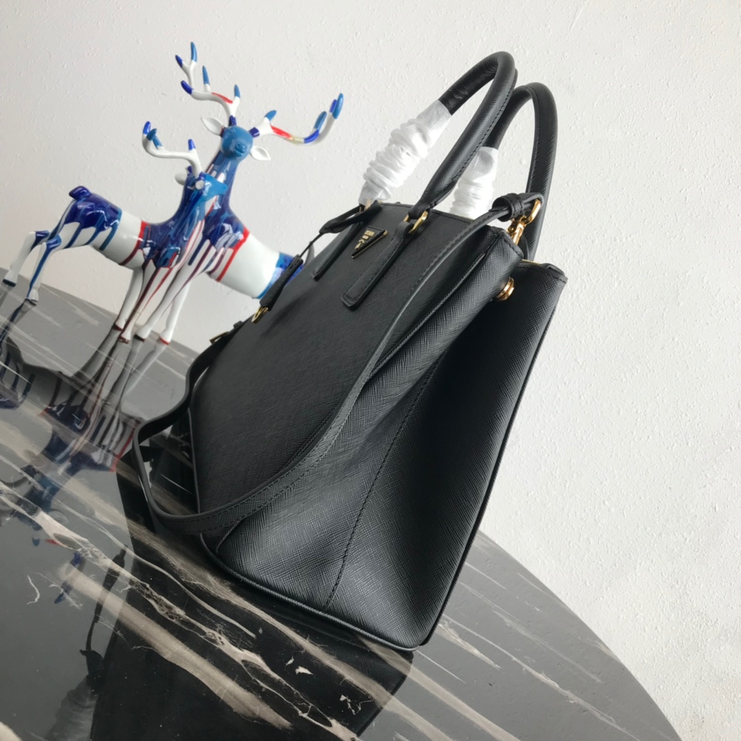 large Pra*a galleria saffiano leather bag