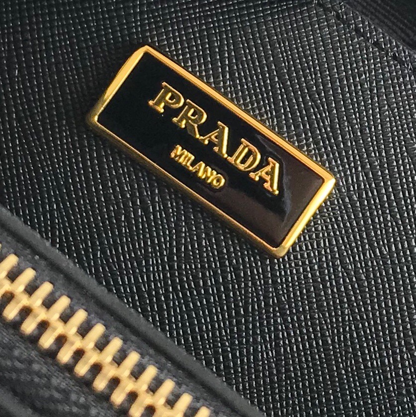 large Pra*a galleria saffiano leather bag
