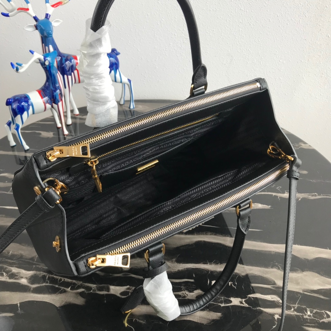 large Pra*a galleria saffiano leather bag
