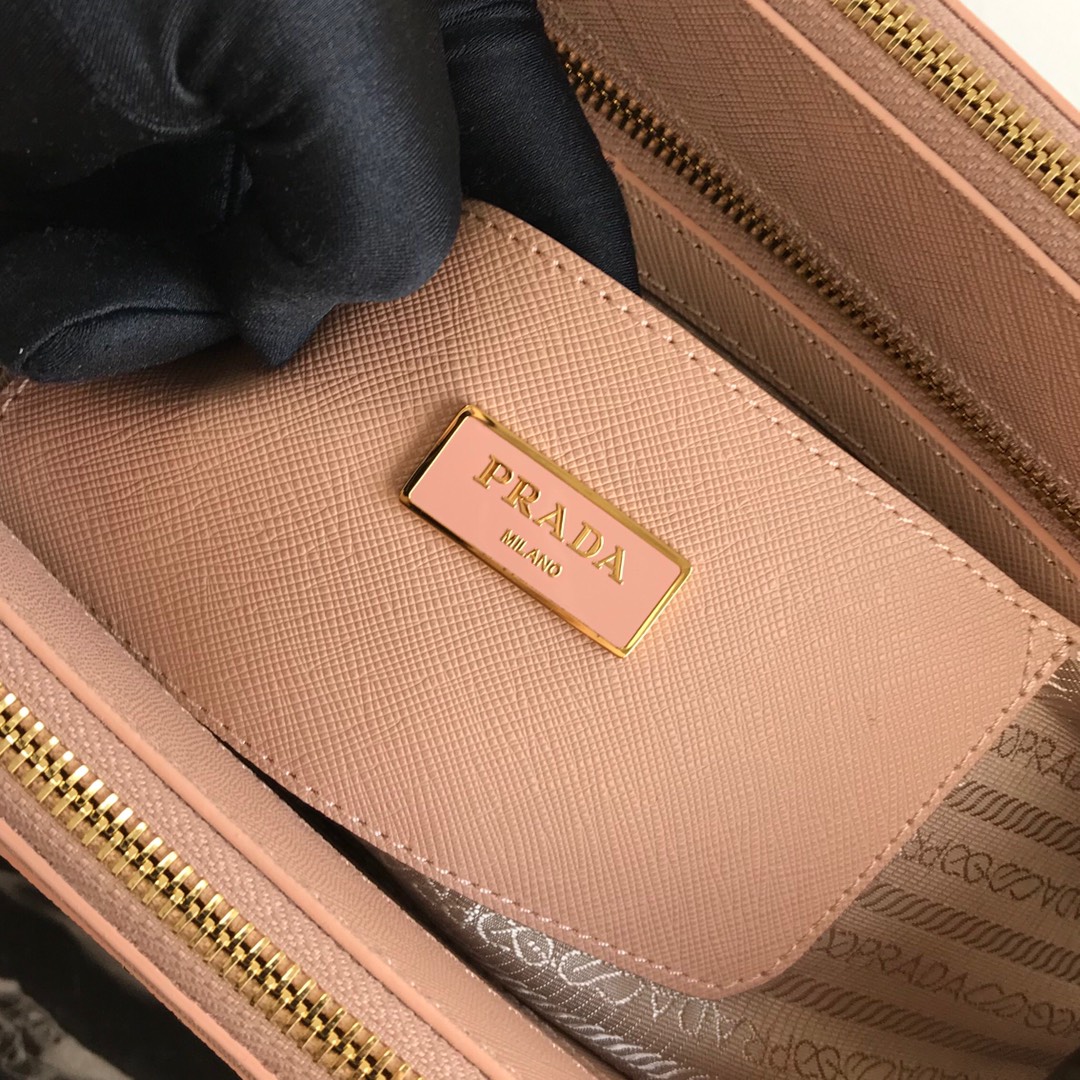 large Pra*a galleria saffiano leather bag