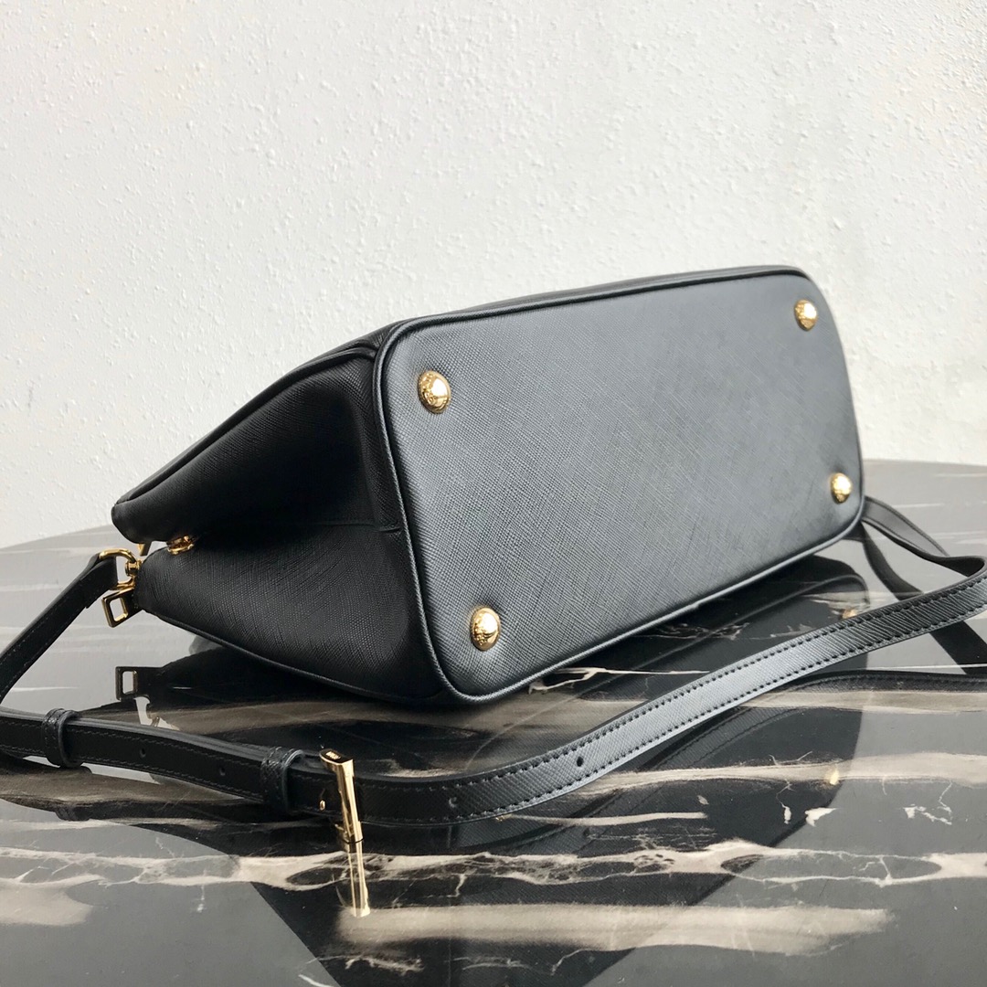 medium Pra*a galleria saffiano leather bag