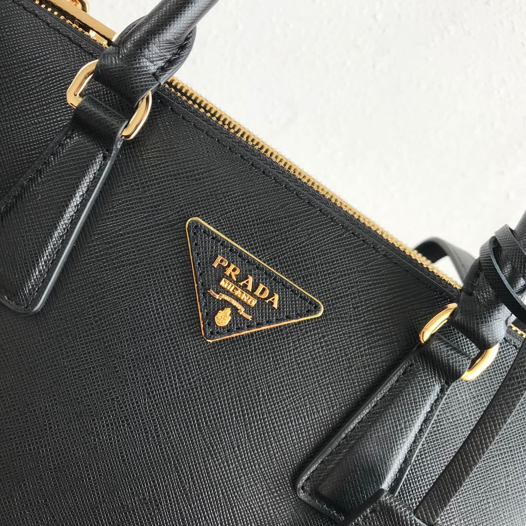 medium Pra*a galleria saffiano leather bag
