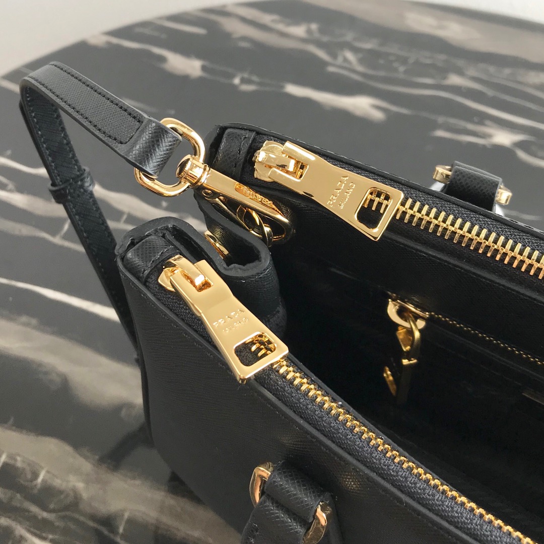 medium Pra*a galleria saffiano leather bag