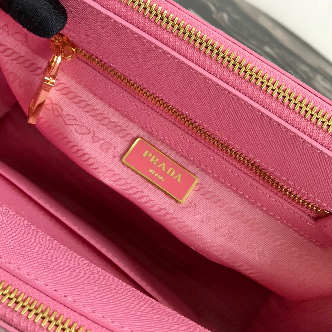 medium Pra*a galleria saffiano leather bag