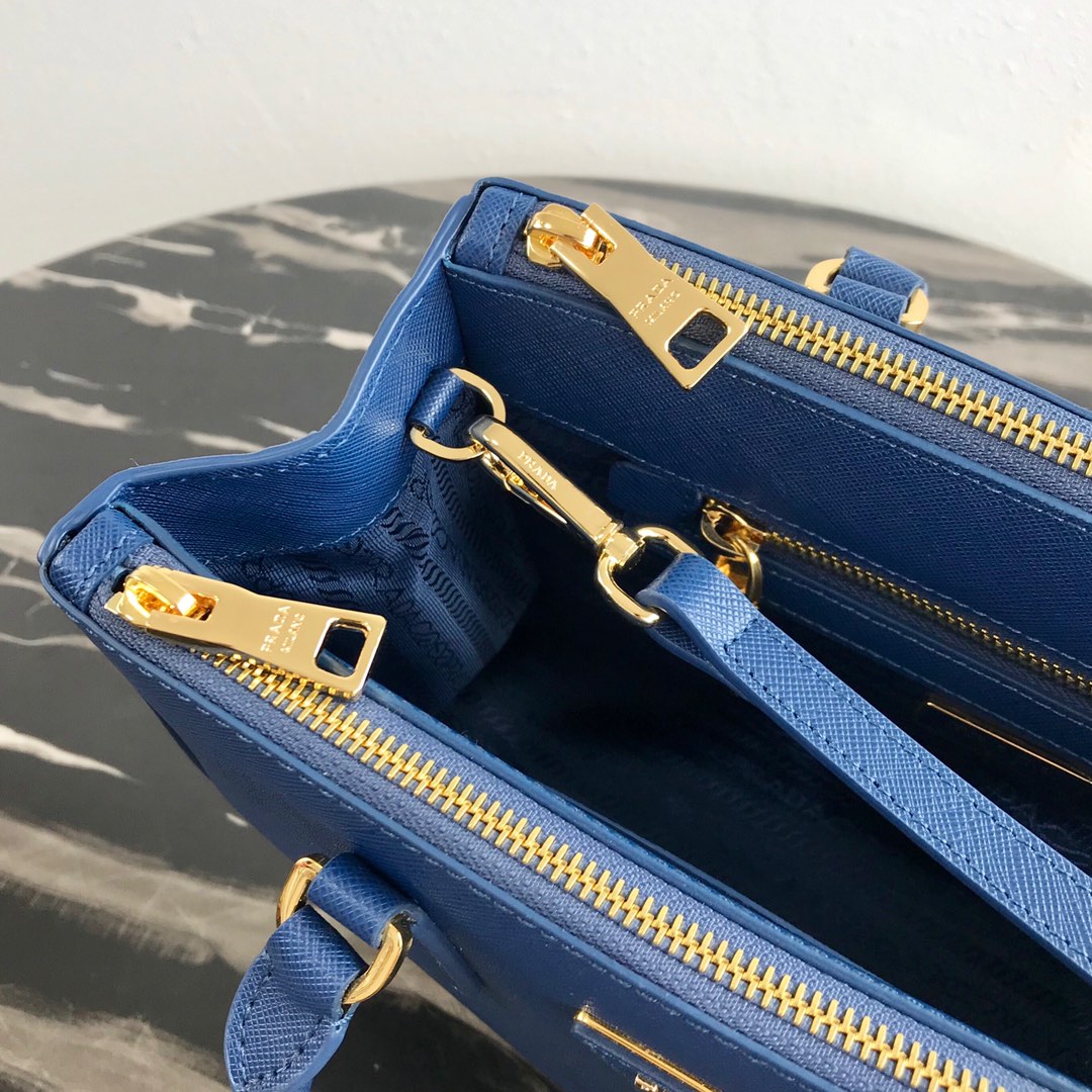 medium Pra*a galleria saffiano leather bag