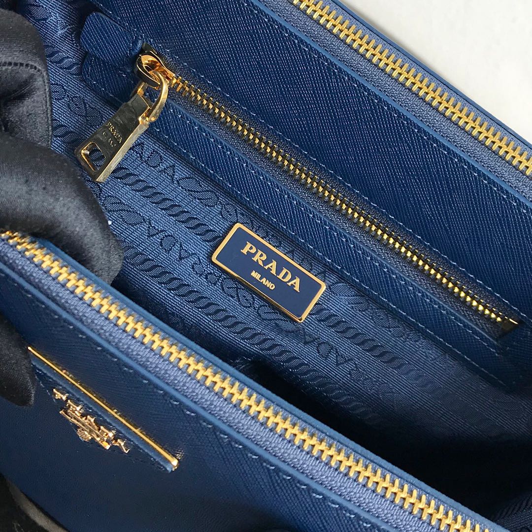 medium Pra*a galleria saffiano leather bag