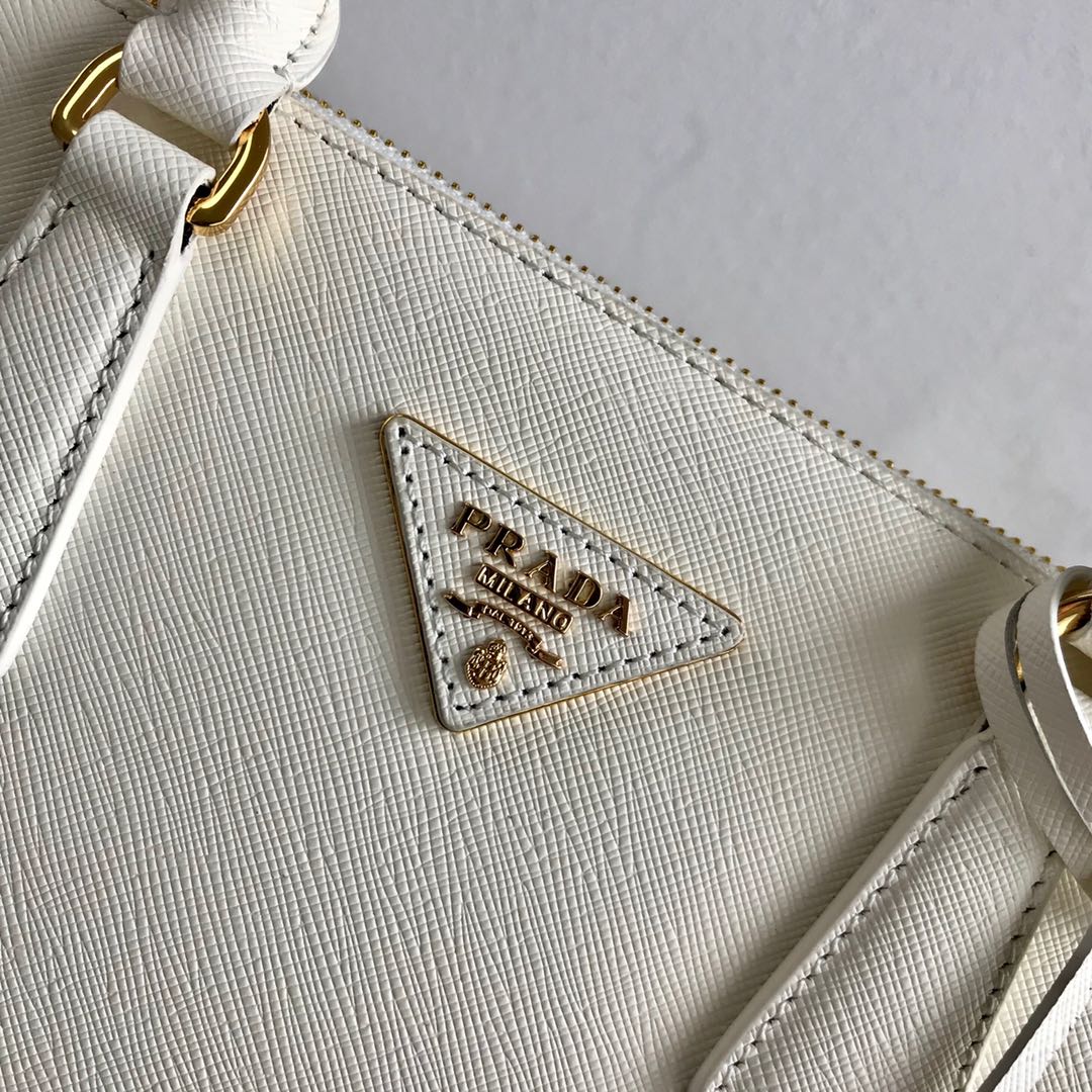 medium Pra*a galleria saffiano leather bag