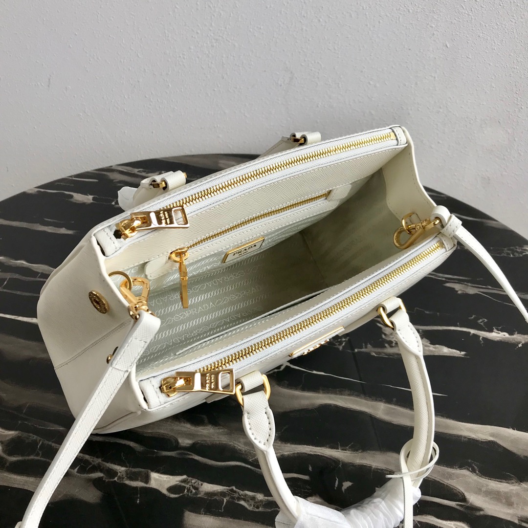 medium Pra*a galleria saffiano leather bag