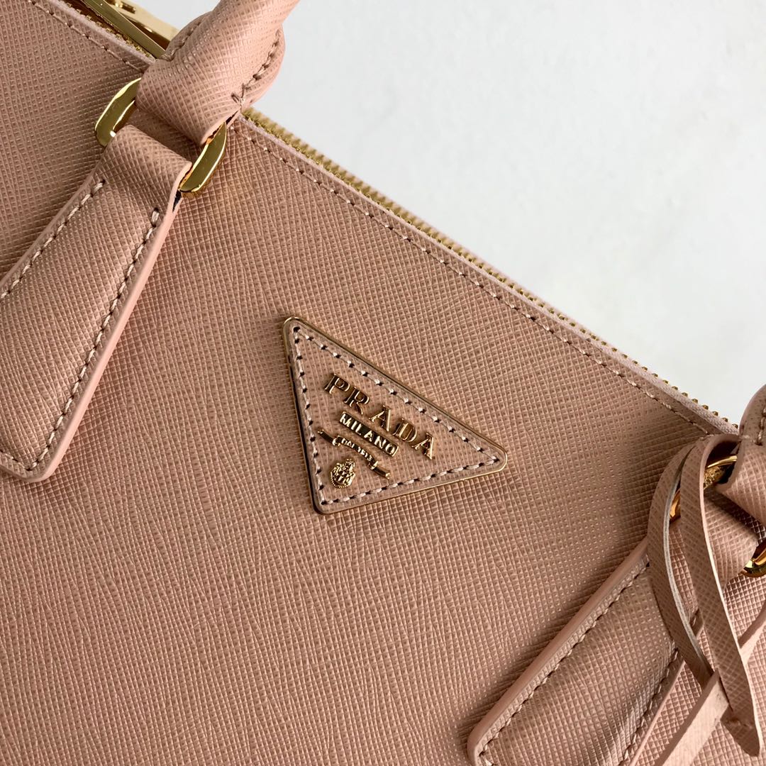 medium Pra*a galleria saffiano leather bag