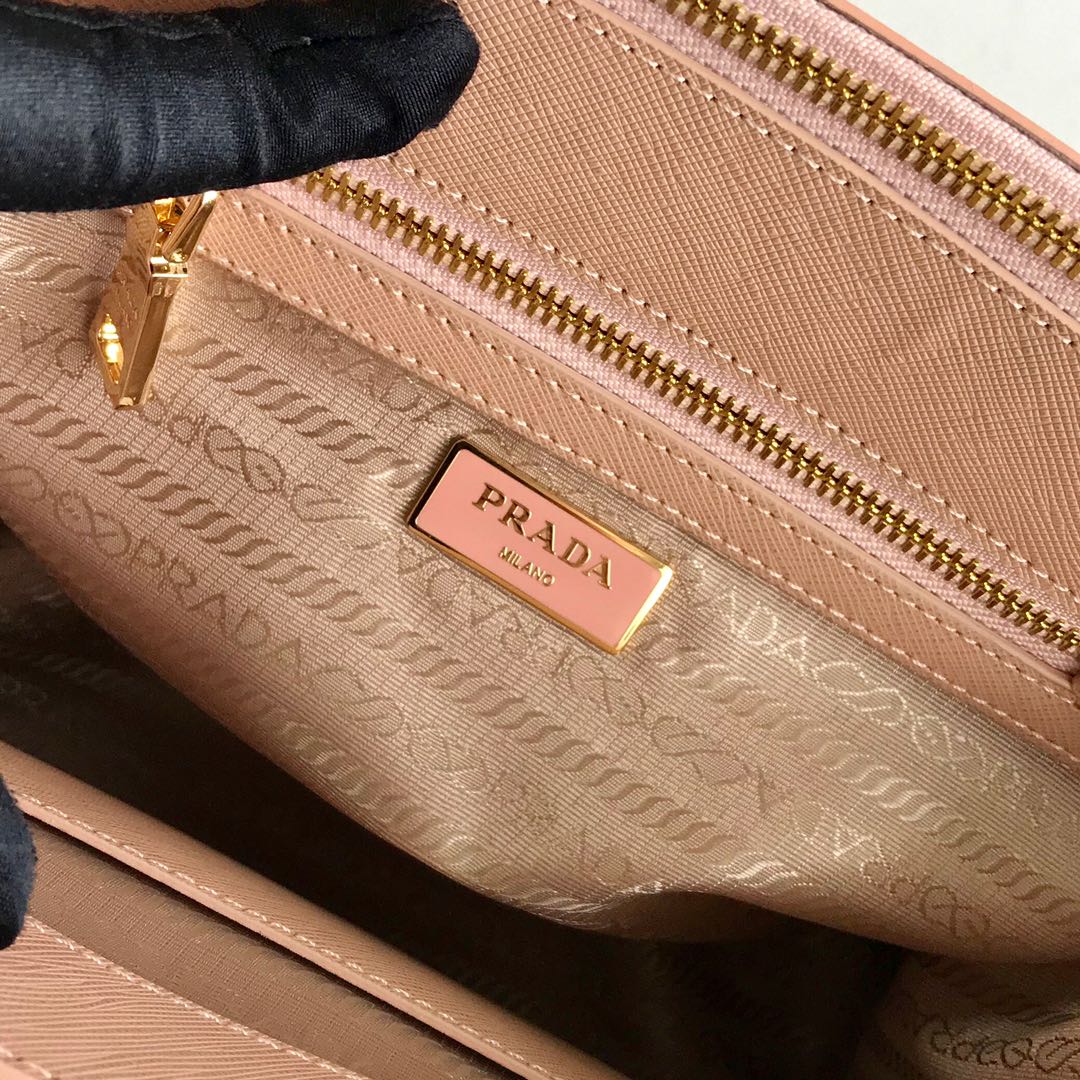 medium Pra*a galleria saffiano leather bag
