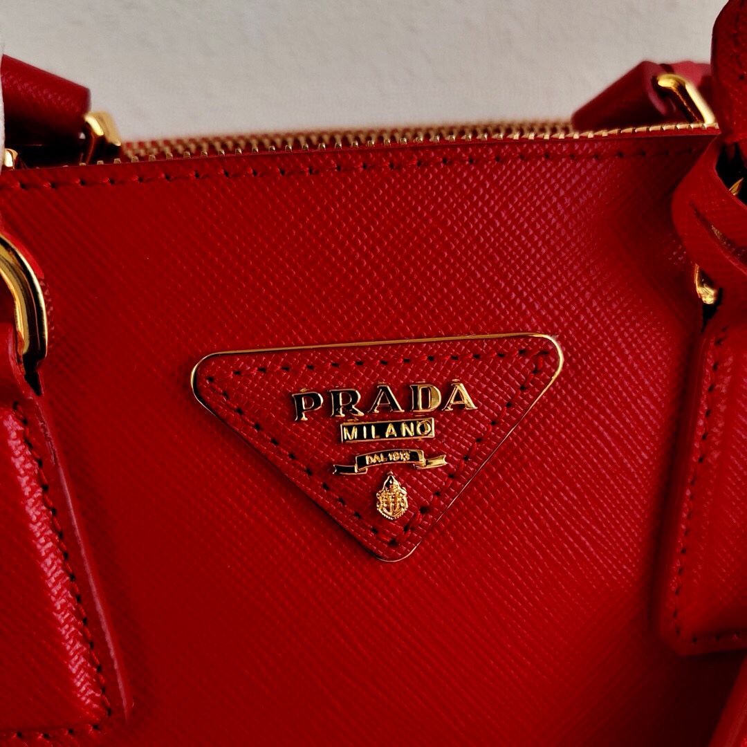 Pra*a galleria saffiano leather mini-bag