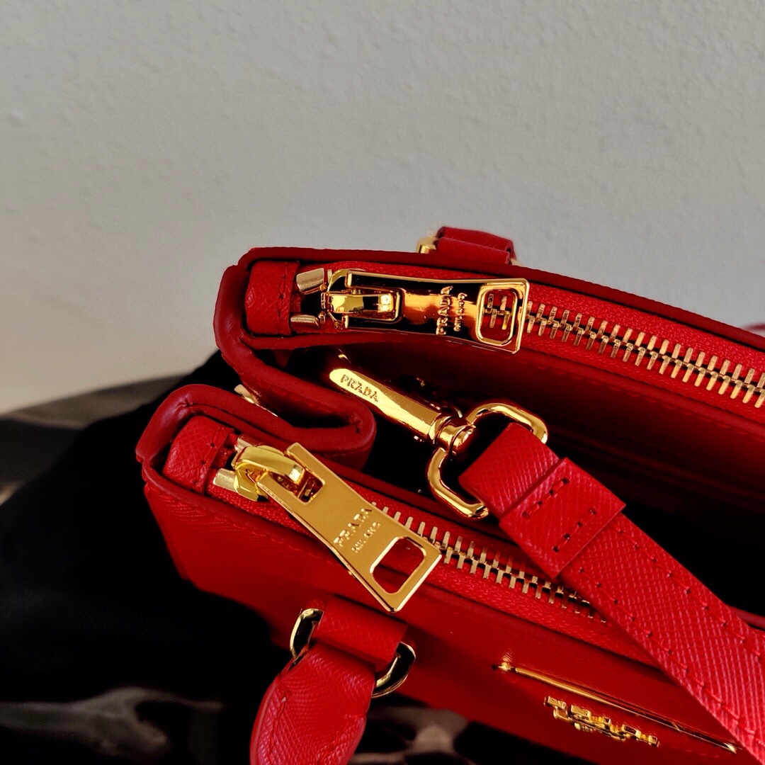 Pra*a galleria saffiano leather mini-bag