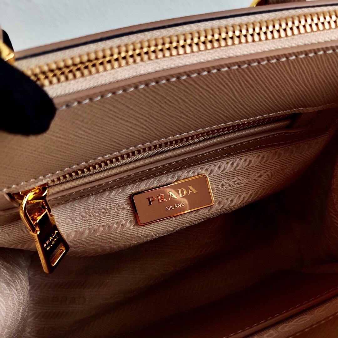 Pra*a galleria saffiano leather mini-bag