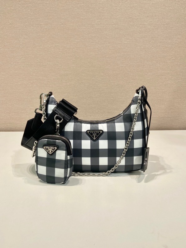 Pra*a re-edition 2005 bag