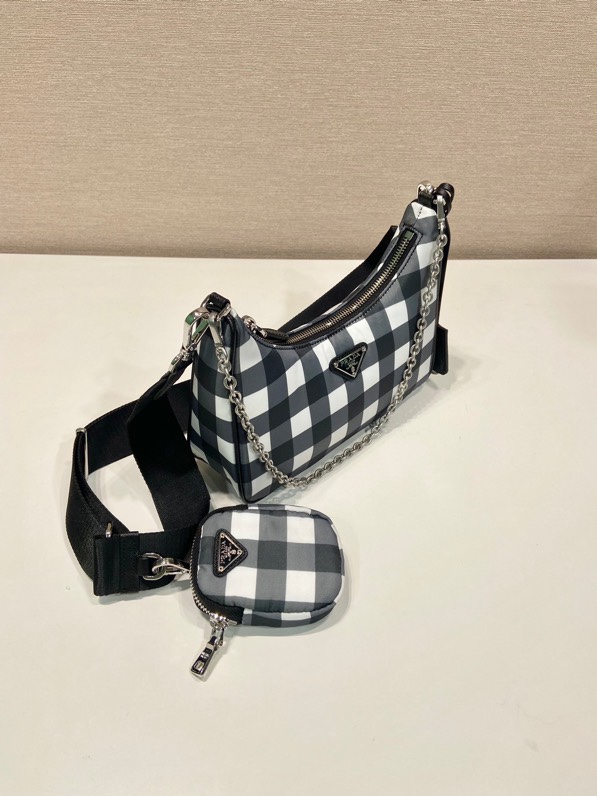 Pra*a re-edition 2005 bag