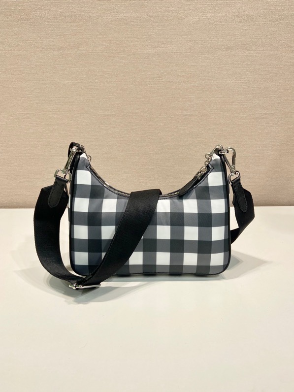 Pra*a re-edition 2005 bag