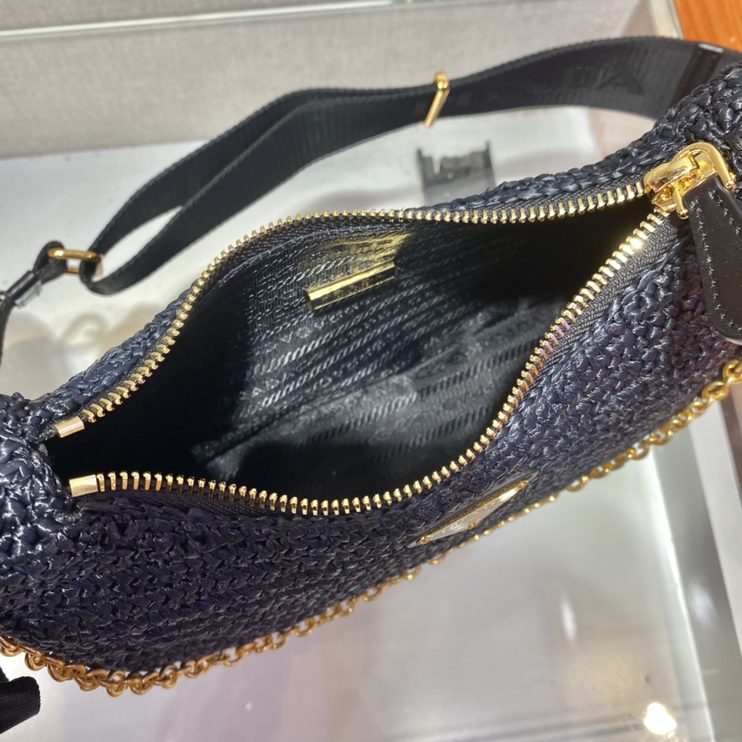 Pra*a re-edition 2005 bag